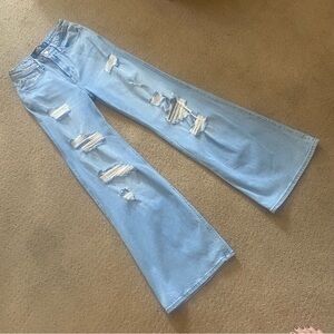 Like New Hollister Ultra High Rise Wide Leg Destroyed Jeans 0R 0 24